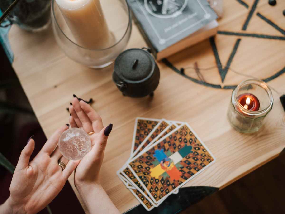 Nektarinin Kâhini ve Minyatür&nbsp;Kehaneti